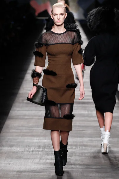 Look 2